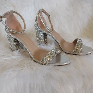 NWOT Delicacy sunshine-37 formal heels Size 8